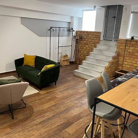 Industrial Studio / Alios 4 / Hilton Area Ateny Zewnętrze zdjęcie