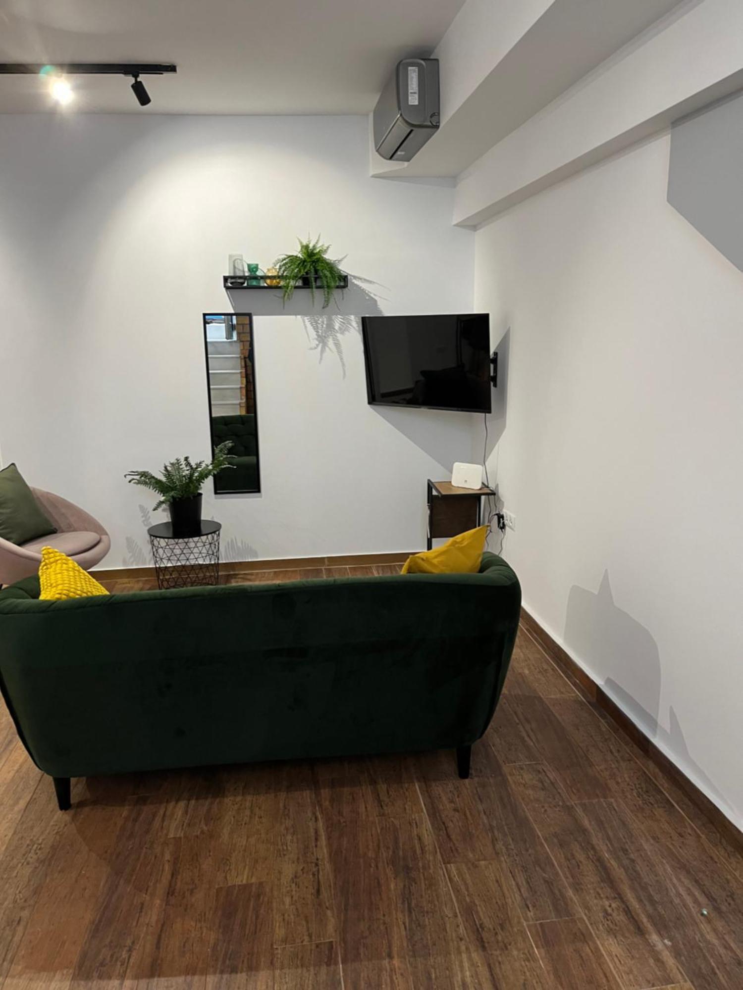Industrial Studio / Alios 4 / Hilton Area Ateny Zewnętrze zdjęcie