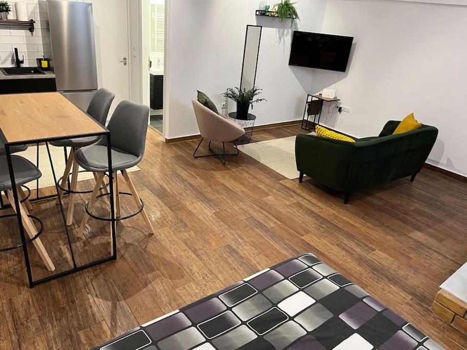 Industrial Studio / Alios 4 / Hilton Area Ateny Zewnętrze zdjęcie